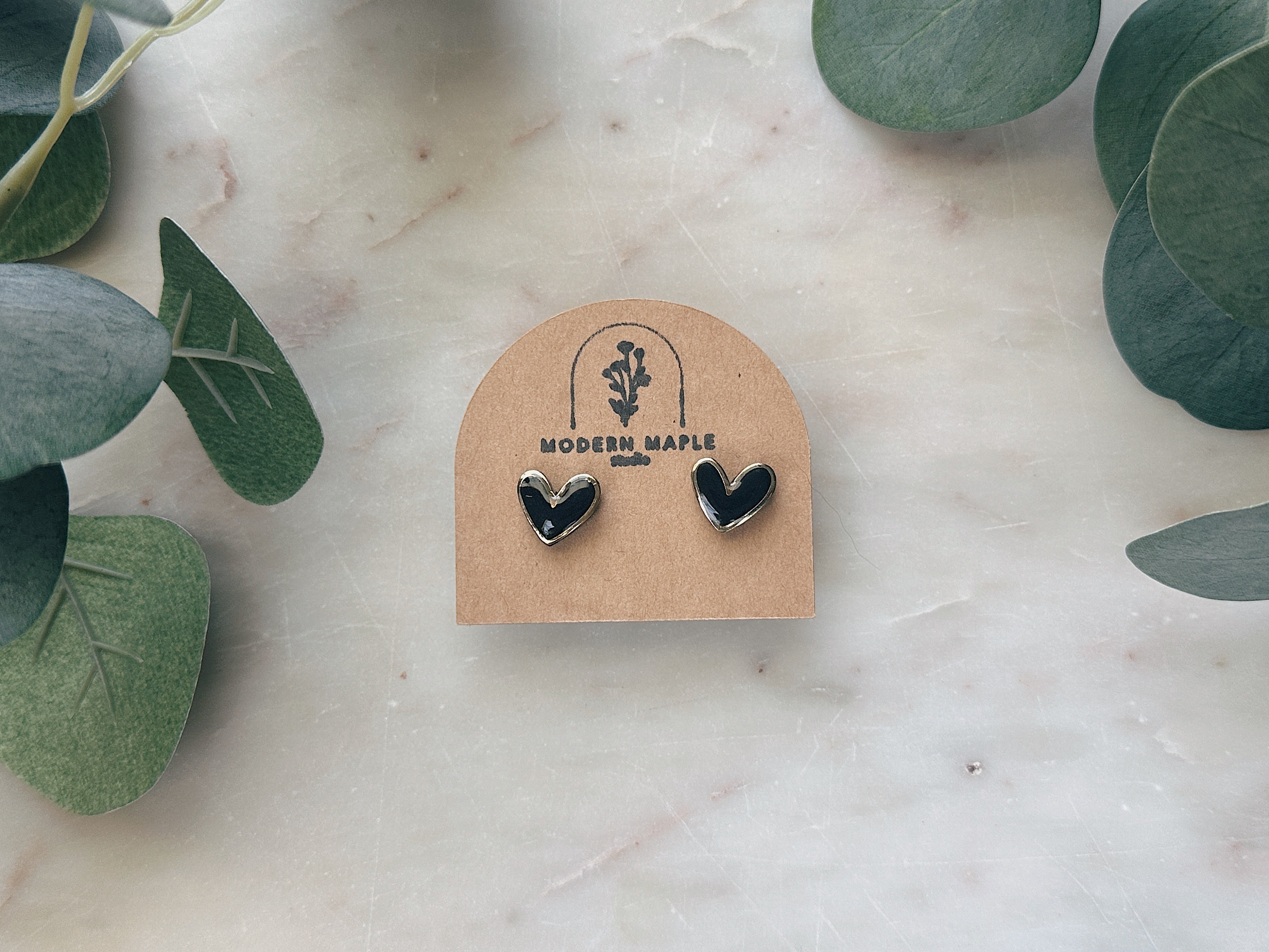 Black/Gold Heart Studs – modernmaplestudio