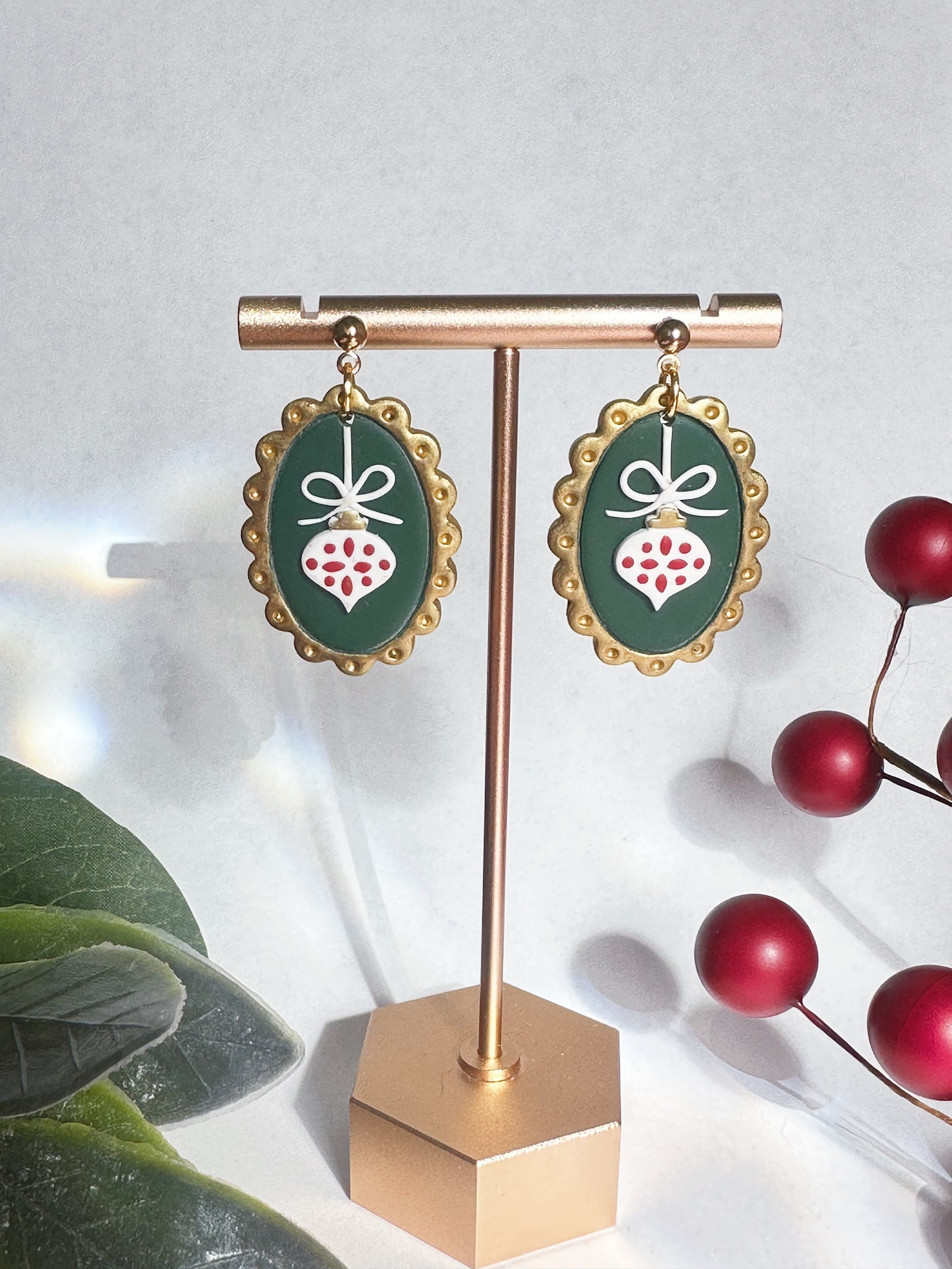 Green Scalloped Ornament Dangle