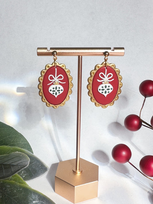 Red Scalloped Ornament Dangle