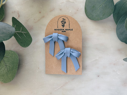 Droopy Bow Stud