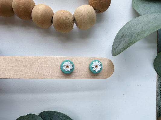 Green Daisy Stud